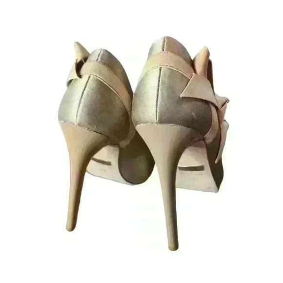 Badgley Mischka Satin Pumps Size 7M - Picture 5 of 8